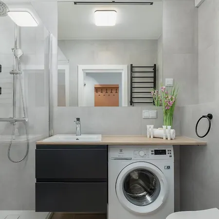 Nowoczesny I Elegancki A212 Z Balkonem I Parkingiem By Renters ミエンジズドロイェ