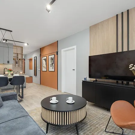 アパート Nowoczesny I Elegancki A212 Z Balkonem I Parkingiem By Renters ミエンジズドロイェ